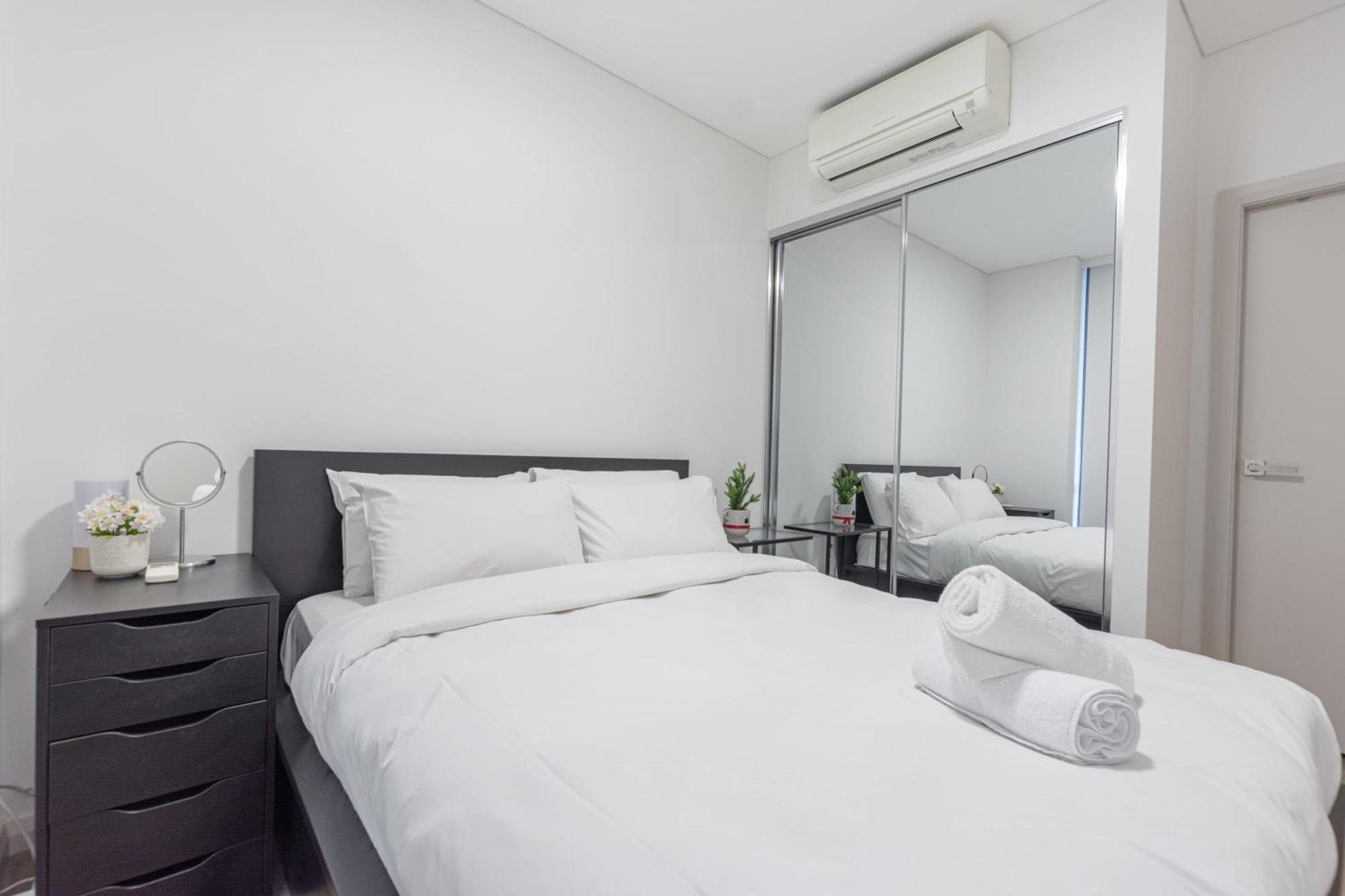 Cosy Minimalism 2bd Near Olympic Park Apartment